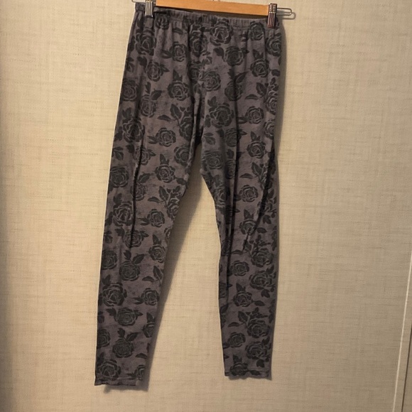 Xhilaration Pants - Xhilaration Gray Floral Leggings